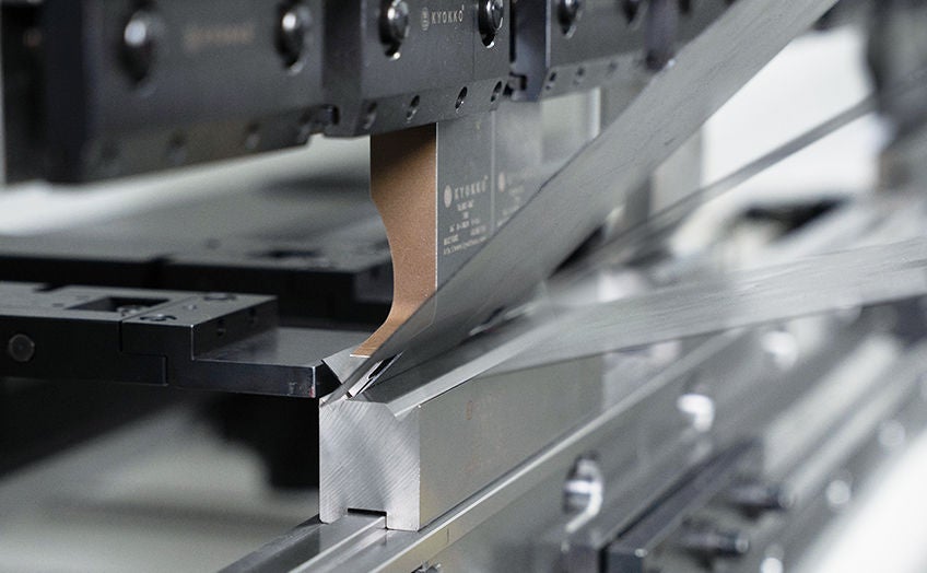 Hybrid drive technology delivering high-speed and energy-efficient bending